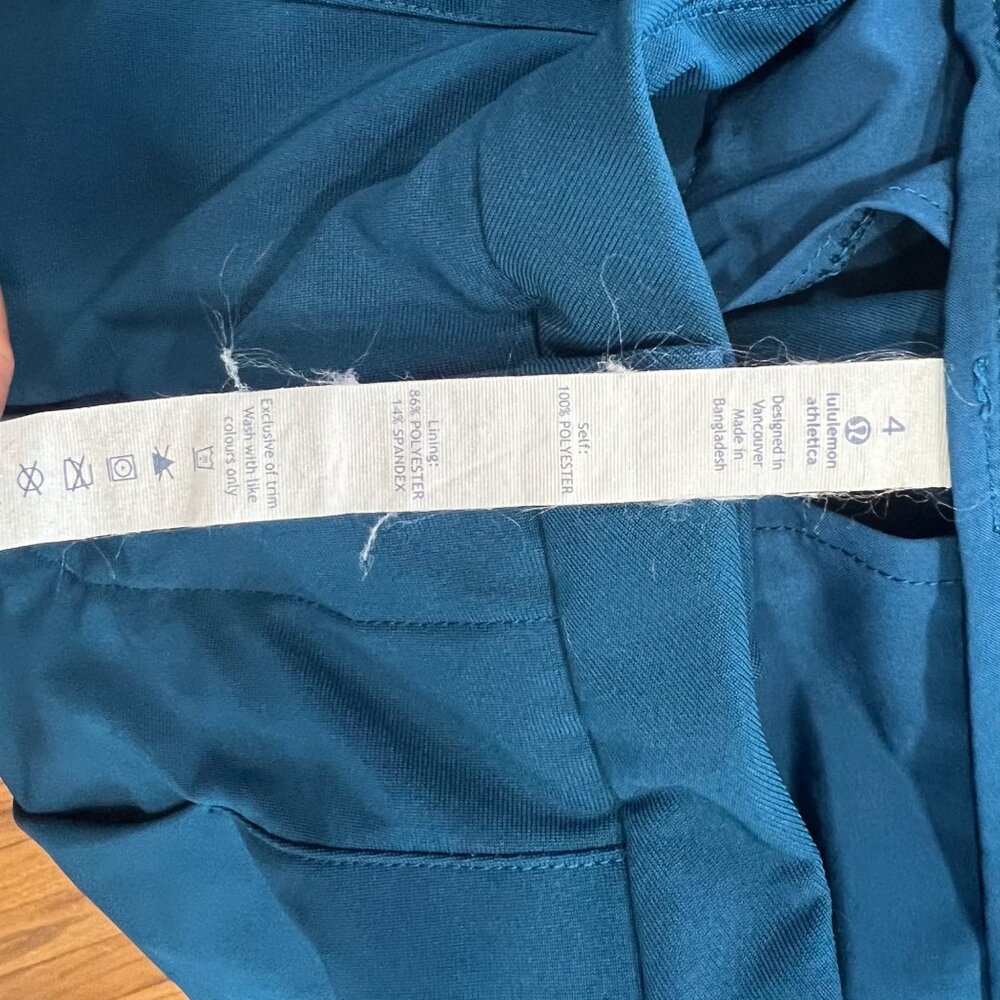 Lululemon women Long story shorts size 4‎ - Picture 8 of 12